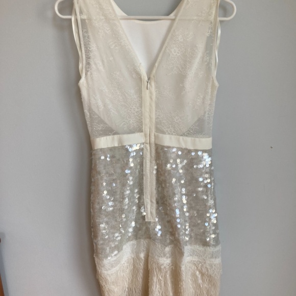 BBCBG MAXAZRIA (REYNA) WHITE SEQUINS/LACE COCKTAIL DRESS (SIZE 0) - Picture 7 of 13
